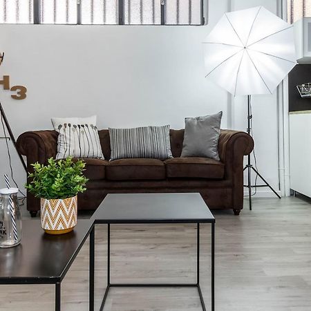 Joivy Exclusive Apt For 4 In Navigli Near Parks Милан Экстерьер фото